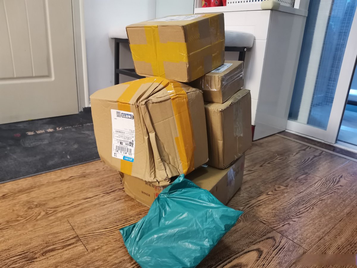 PKpole's tweet photo. Just unboxed my long-awaited book order! The packaging was spot-on and the book feels even better in hand—perfect weekend read sorted! https://t.co/sSXld7XX59