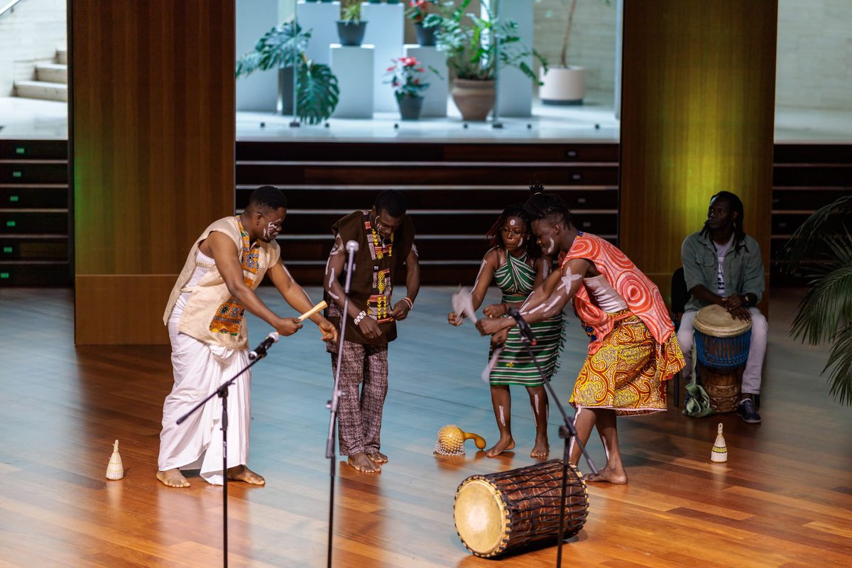fundacion_esp's tweet photo. C'était un immense privilège pour la @fundacion_esp de clôturer #BridgeToAfrica2026 par une prestation! La culture prouve sa vivacité et sa transmission active entre les générations : un héritage vivant qui définit la profondeur de l'identité d'un peuple. 

#Culture #Patrimoine https://t.co/qyIQFmFSLI