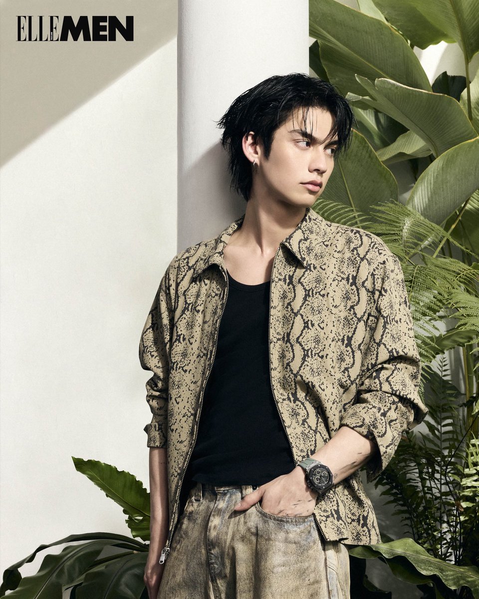 ElleMenThailand's tweet photo. 3 ลุคสุดเท่ของ ไบร์ท–วชิรวิชญ์ ชีวอารี กับ 3 เรือนเด่นจาก Audemars Piguet ถ่ายทอดเสน่ห์ของ Royal Oak Offshore ผ่านสไตล์ที่แตกต่าง ตั้งแต่ลุคแคชวล ลุคสปอร์ต ไปจนถึงลุคเดนิมสุดมั่นใจ Audemars Piguet
#ElleMenxBRIGHT
#AudemarsPiguetxBRIGHT
#RoyalOakOffshore
#AudemarsPiguet
#bbrightvc https://t.co/QSX3q36e5R