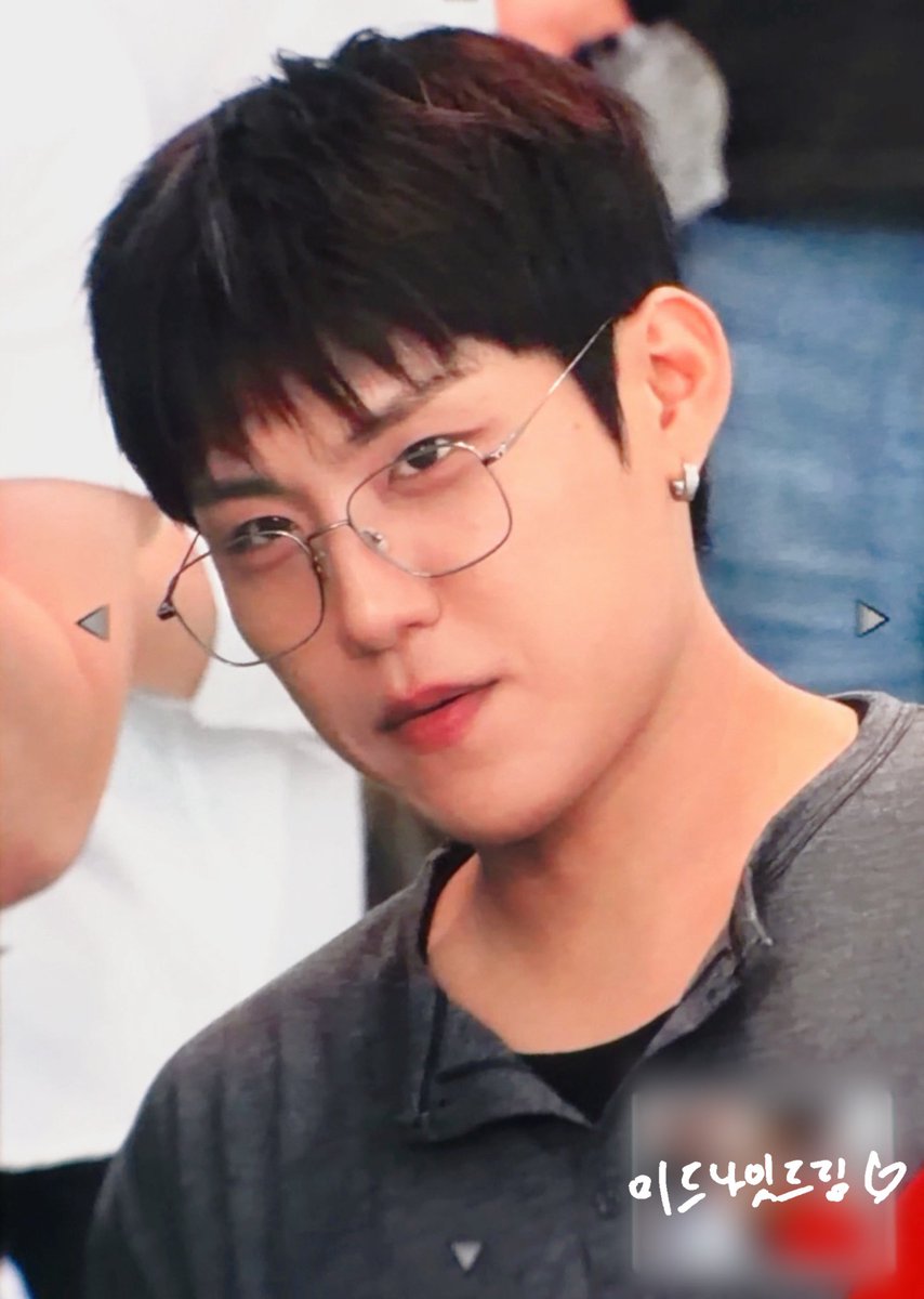 MNDM_wj's tweet photo. 260814 인천 출국

강아짹 출발🐾 미국 ㄱㄱ😋🖤

#박우진 #PARKWOOJIN #朴佑鎭
#워너원 #WANNAONE #우진이는바보다 https://t.co/5Zia2TJwh2