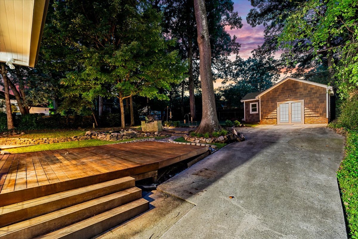 NicoleBRabe's tweet photo. 300 Warren Street, Greensboro, NC, 27403
3 bed | 2 bath 2,088 Sq. Ft.
Active | $560,000
https://t.co/9gdtKR14dO
In the heart of Sunset Hills, 300 Warren St blends timeless Greensboro character w/meaningful improvements, all close to UNCG &amp; Downtown Greensboro. https://t.co/fG7R5Cp0B9