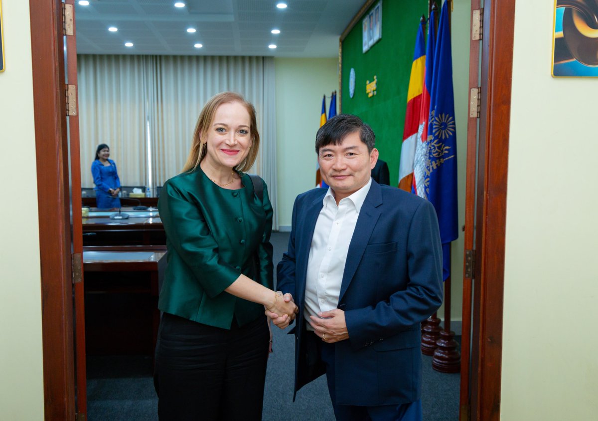 IOMCambodia's tweet photo. Strengthening migration governance and pathways for 🇰🇭 migrant workers. IOM and Cambodia’s Ministry of Labour discussed the draft labour migration policy, skills recognition, reintegration, jobs and SME support, alongside efforts to prevent forced labour in scam operations. https://t.co/LYOeC9mikC