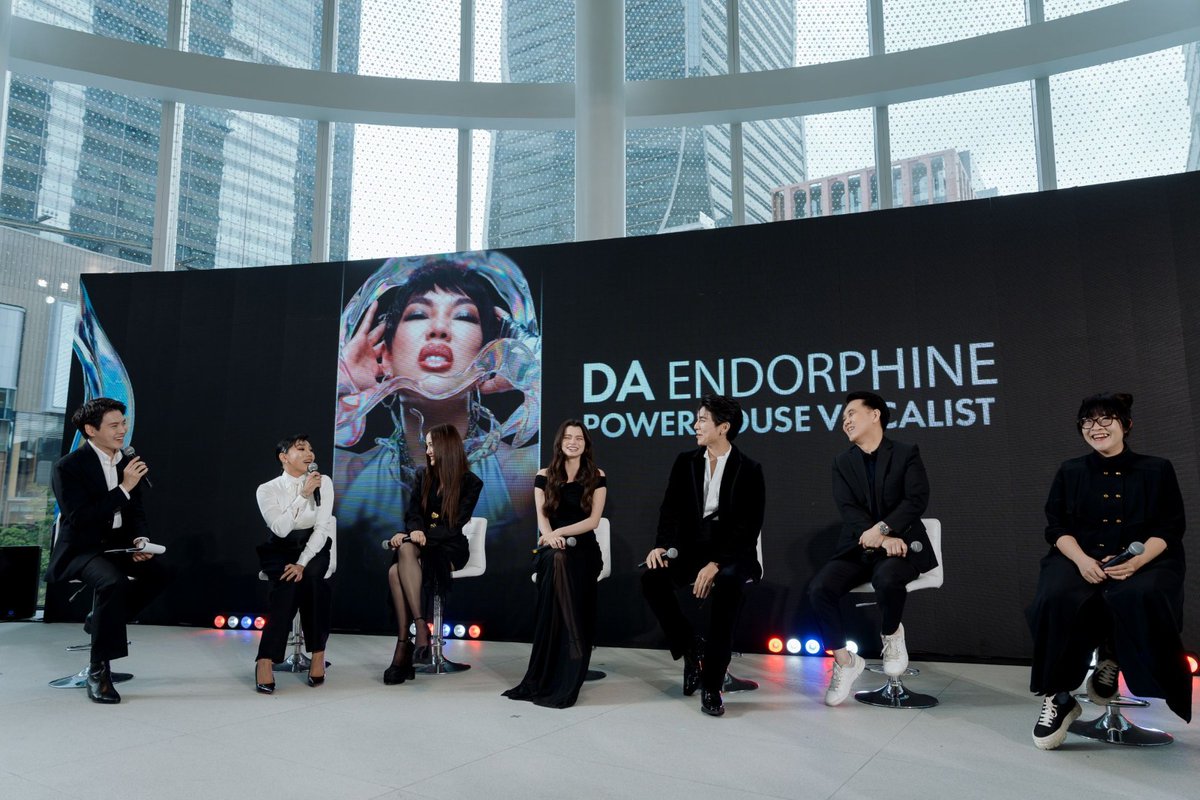 otpcnews's tweet photo. “อมรินทร์ทีวี” เปิดตัว PROJECT DUO ONE เรียลลิตี้โชว์รูปแบบใหม่ของประเทศไทย เปิดโฉม 18 ผู้เข้าแข่งขัน สู่ภารกิจเฟ้นหาศิลปิน DUO คู่ใหม่ของวงการบันเทิง
#DaEndorphine #MewSuppasit
#srchafreen #Beckysangels
#PROJECTDUOONEPresscon
#แถลงข่าวเปิดตัวPROJECTDUOONE
#PROJECTDUOONE
อ่านข่าวเพิ่มเติมได้ที่ https://t.co/2ZkEVHnMVH