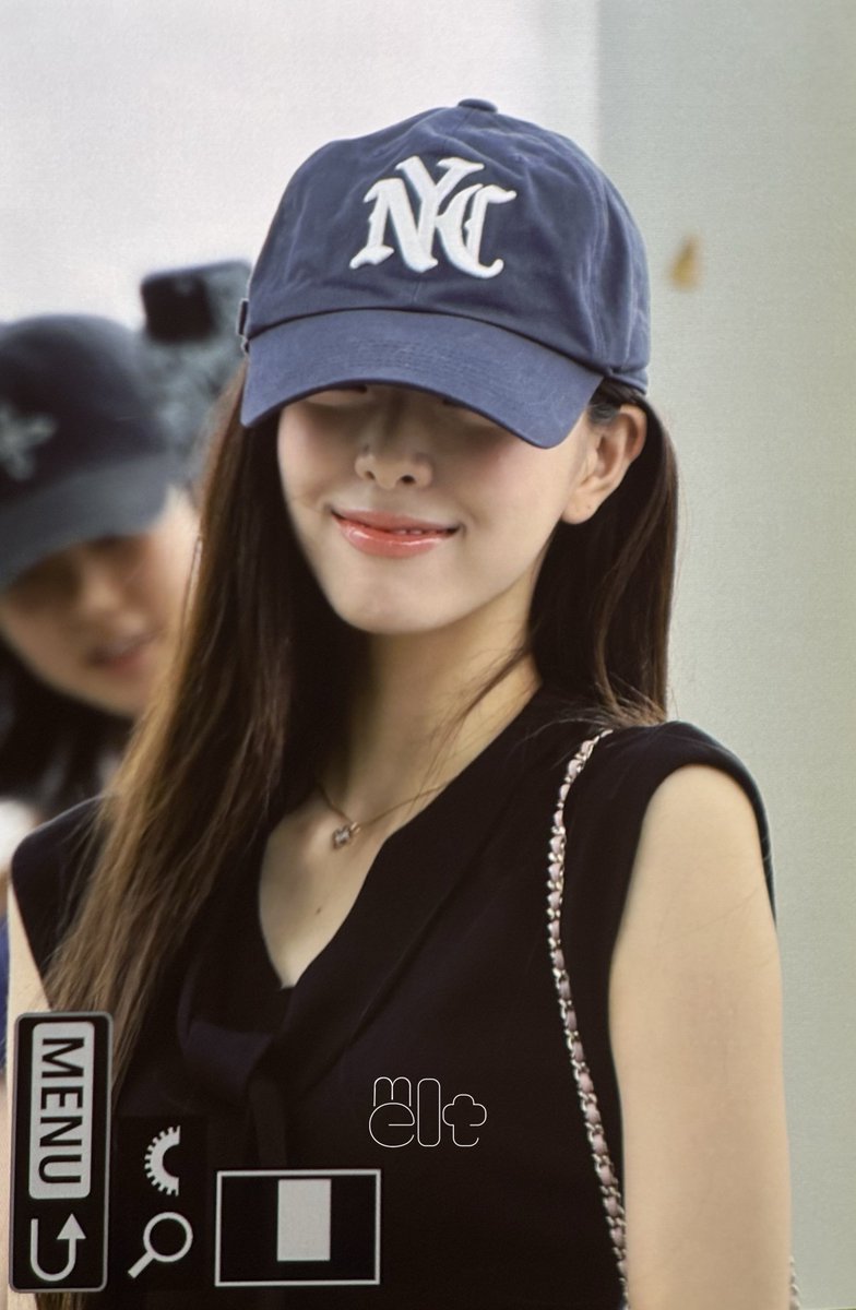 meandyu77's tweet photo. 260814 ICN

#유나 #yuna #있지 #ITZY https://t.co/q5zj5LtfyM