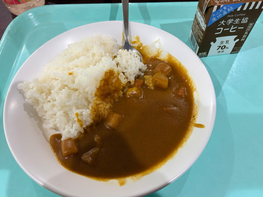 ooiottyann's tweet photo. おちゃてんです🍵

８月１８日火曜日
スパジャッジＨ取材班来店＜ＰＲ＞

先日子供の付き添いで
オープンキャンパスに行ったのですが、
いたるところで青春を見かけすぎて
年を感じました。。。
学食のカレーが並盛４００円で
毎日食べれそうです。
自店のアルバイトも学生が過半数ですが、
うらやましく思えました。

学園祭に企業ブース出展させてくれる
学校大募集中です！