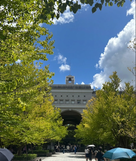 ooiottyann's tweet photo. おちゃてんです🍵

８月１８日火曜日
スパジャッジＨ取材班来店＜ＰＲ＞

先日子供の付き添いで
オープンキャンパスに行ったのですが、
いたるところで青春を見かけすぎて
年を感じました。。。
学食のカレーが並盛４００円で
毎日食べれそうです。
自店のアルバイトも学生が過半数ですが、
うらやましく思えました。

学園祭に企業ブース出展させてくれる
学校大募集中です！