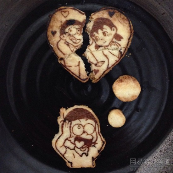 polly_huff's tweet photo. [Today’s small win: baking cookies with my 5-year-old! Flour everywhere, 2 licks of the batter, and a perfect little heart cookie we devoured together. Love these messy, sweet moments. ]， https://t.co/rVl0JJDN4n