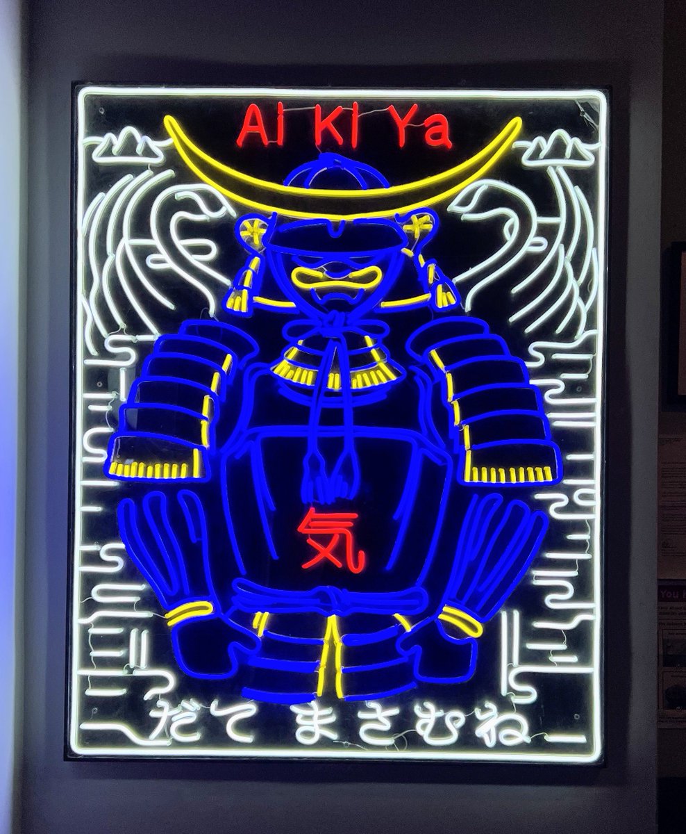 stmts519's tweet photo. ニューヨークの日本風居酒屋にあったネオン看板が良過ぎた https://t.co/V8WqKlwOz3