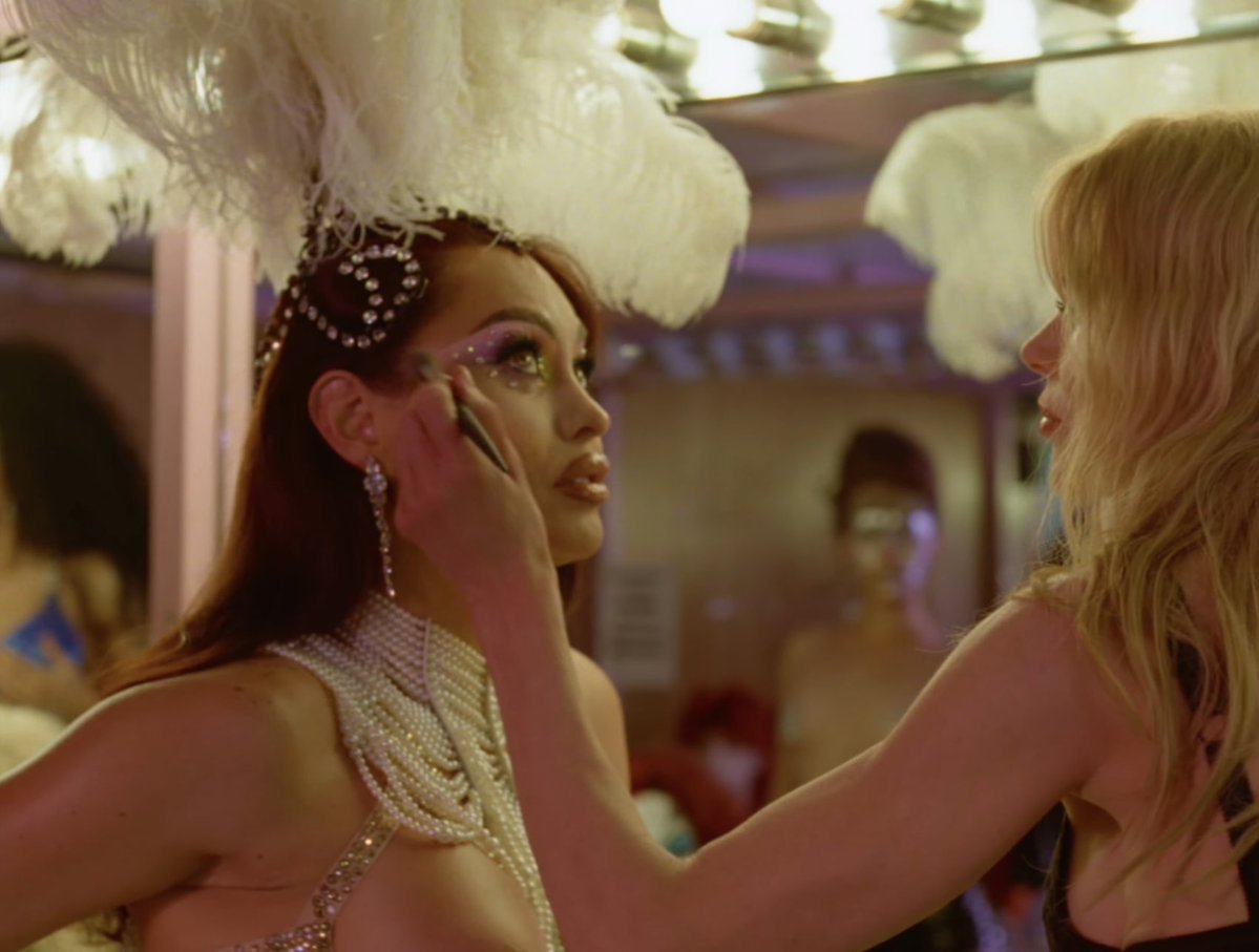 dailysashacolby's tweet photo. sasha colby and nicole kidman stun together in troye sivan’s new music video !!!!!! https://t.co/9ZFK9pWMtl