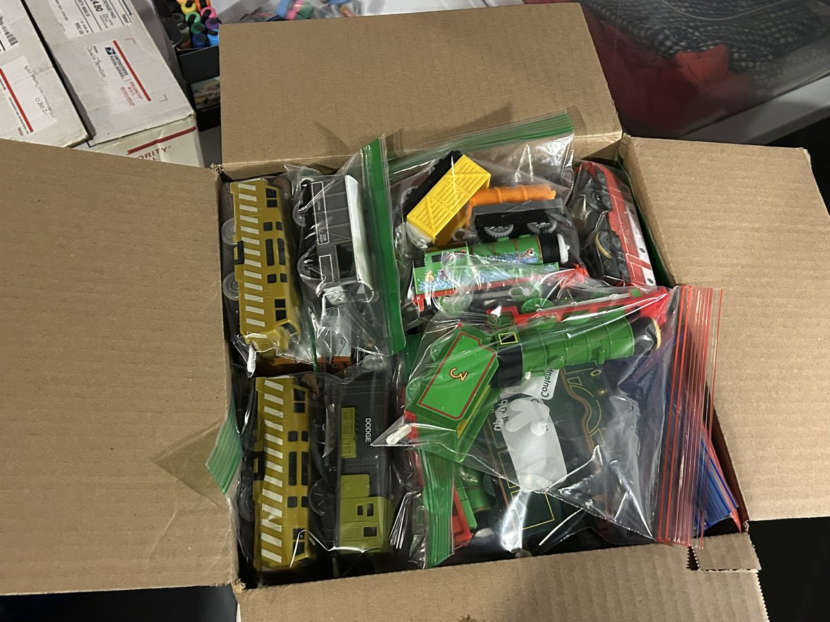 SpitefulVix's tweet photo. https://t.co/FSC3SgMknt

I have put up some new stuff on my eBay, more new listings will be coming up next week! Reminder that I do discounts on items when it’s purchased and paid for through venmo &amp; paypal! I also hold items for people if I know them. Thank you! 🙏 https://t.co/MedDQCrPE6