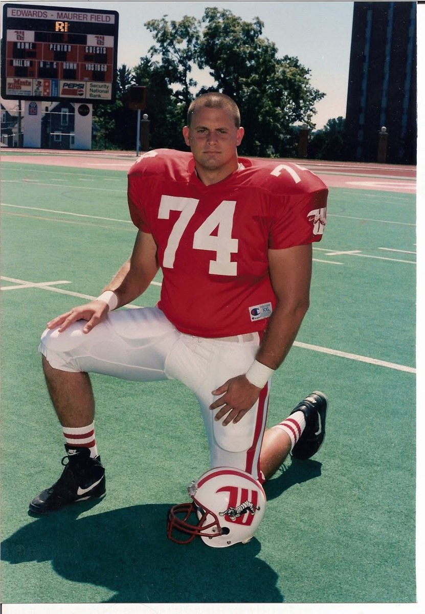 WittFootball's tweet photo. Xan Smith helped lead Wittenberg to a 36-5 record, a 1995 NCAC title, and an NCAA playoff berth. A 2x First-Team All-NCAC selection, AFCA All-American, 2x captain, and Golden Helmet Award winner, Smith was inducted into the Hall of Honor in 2016. 

#TigerUp #TBT https://t.co/MAuqlL6Wh7