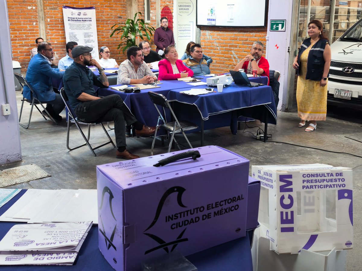 IECMDD09's tweet photo. En el @IECMDD09, tuvimos una capacitación dirigida al personal del SPEN del @iecm, quienes se desempeñarán como personas Responsables de Mesas Receptoras de Opinión (MRO), en la Jornada Consultiva Extraordinaria de Presupuesto Participativo 2026 y 2027, del próximo domingo 16. 🙌 https://t.co/hlKt5qU8o9