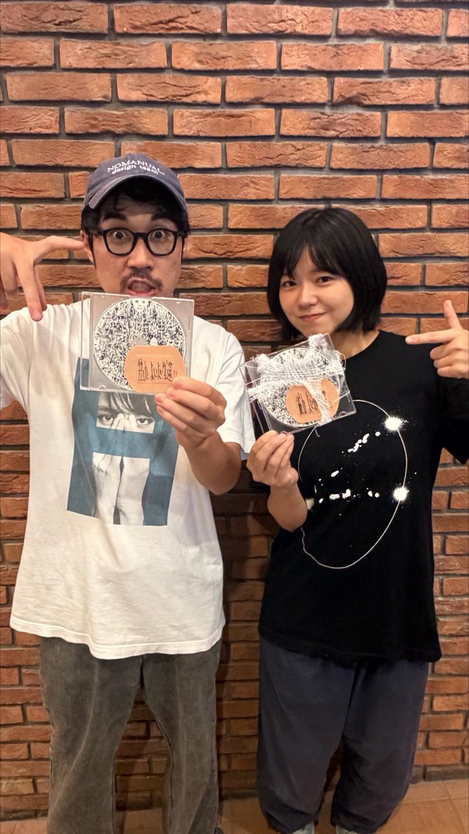 FLYDMY's tweet photo. 公演ニテ、CD 爆笑入手！！
¥1000

🎫チケット
https://t.co/eJMQ3E8Vox https://t.co/YRUSW82NcJ