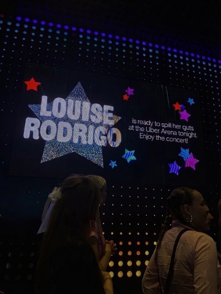 blondiespikes's tweet photo. `
                           ⸻
    @blondiespikes. ／ ƞew pσst: An incredible experience and a perfect show—congratulations, Lou! Keep shining, my beautiful ♡ ✨️ https://t.co/3Ib9IL3swV