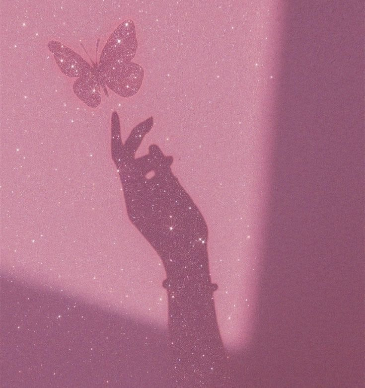 Elquivrax's tweet photo. my aura is pink and sparkly and every speck of glitter you find shining in the sun will remind you of me <3 https://t.co/47T2xdVfJ4