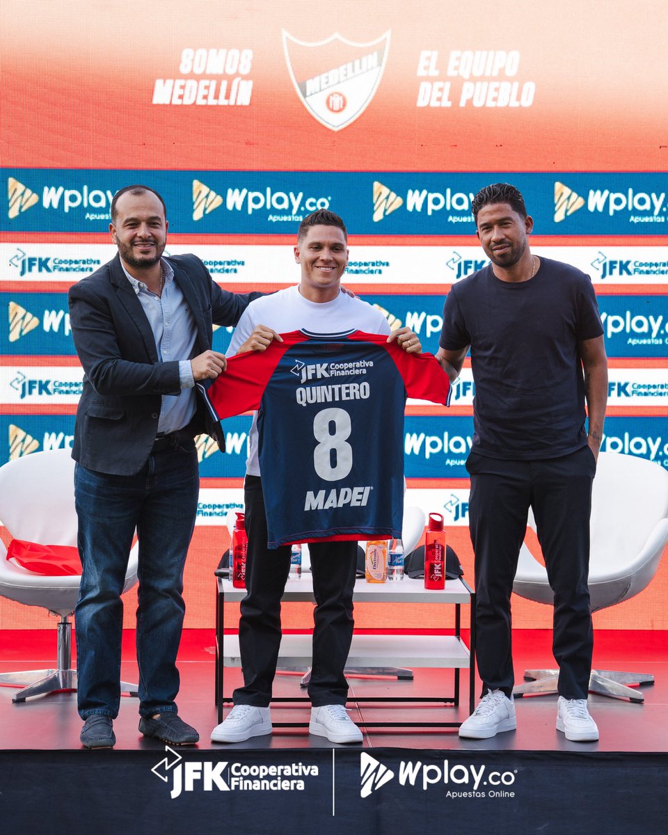 DIM_Oficial's tweet photo. [🎩❤️💙] Juan Fernando Quintero fue presentado oficialmente ante los medios de comunicación como nuevo jugador del Deportivo Independiente Medellín. 🔴🔵

El Mago, en casa. 🏟️

Patrocinado por: @WplayColombia &amp; #JFKCooperativaFinanciera https://t.co/gSXh3374po