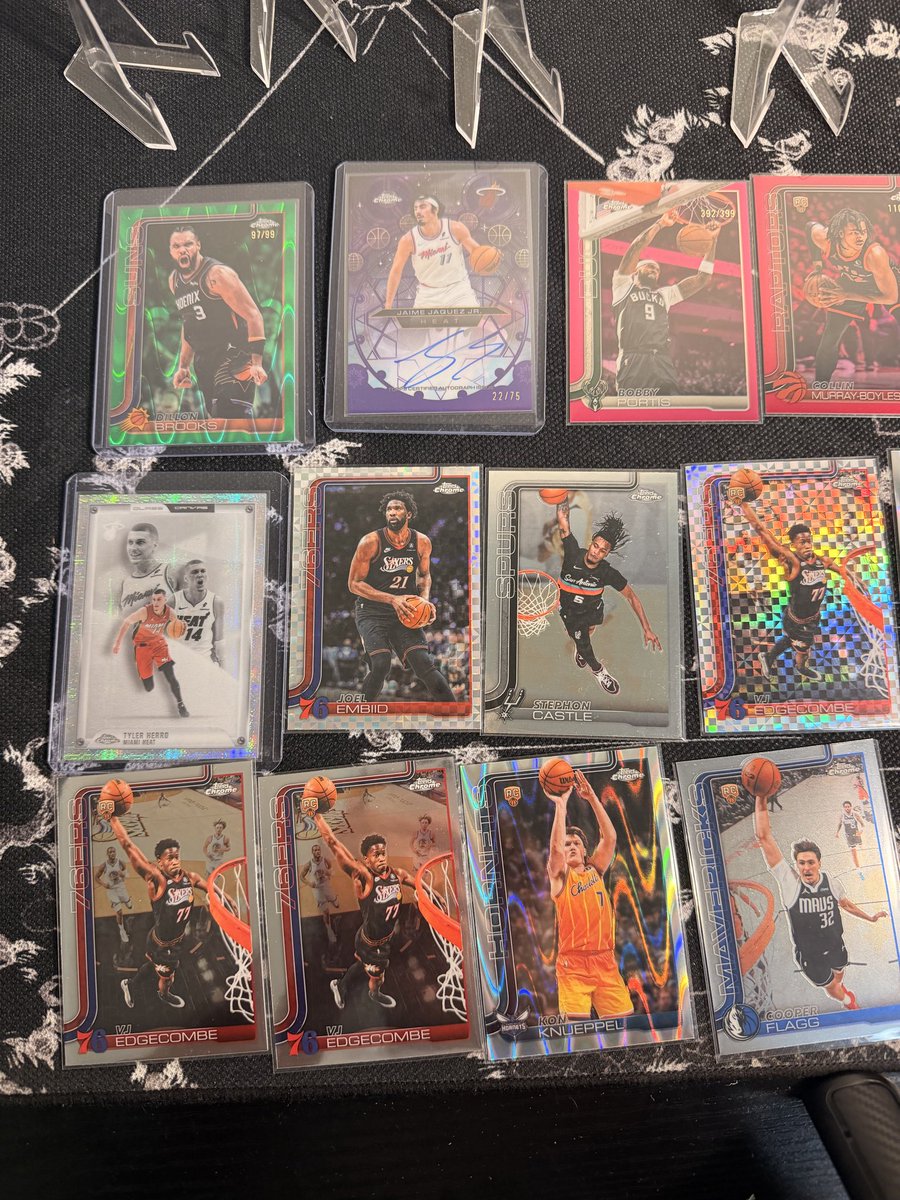ramossmatthew's tweet photo. Best hits from 8 mega boxes below… hit me up with offers for any @CardPurchaser https://t.co/JbsED6bi4j