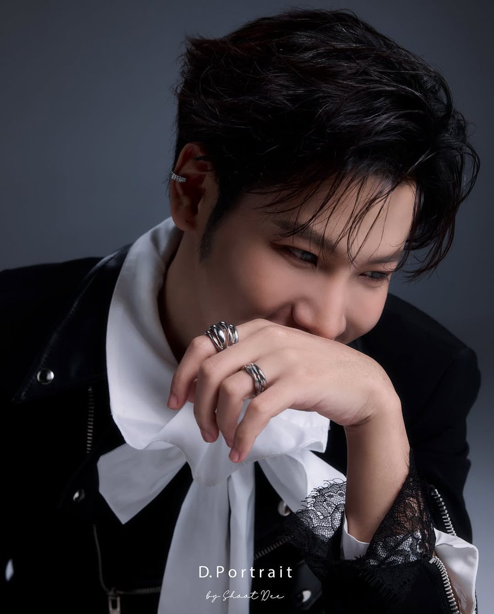 peraya_official's tweet photo. IG d.portrait.shootdee 

https://t.co/WLz7IlVhap

#SingtoPrachaya 
#KristSingto #คริสสิงโต
#โครงการถ่ายรูปเริ่มไม่เล่นของคริสพี https://t.co/d68idn7Bz6