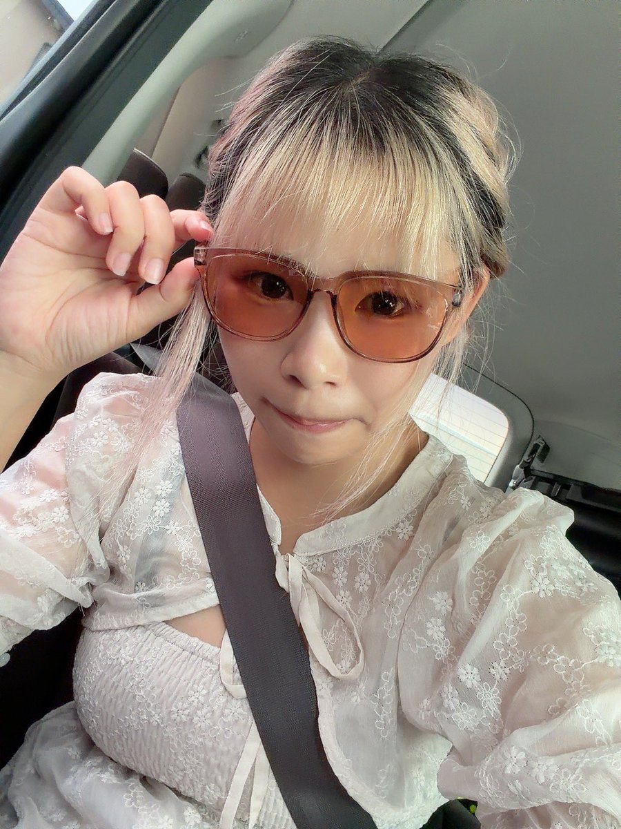 oyu_mal_mal's tweet photo. どっちがかわい？ https://t.co/5XHh4EXZmC