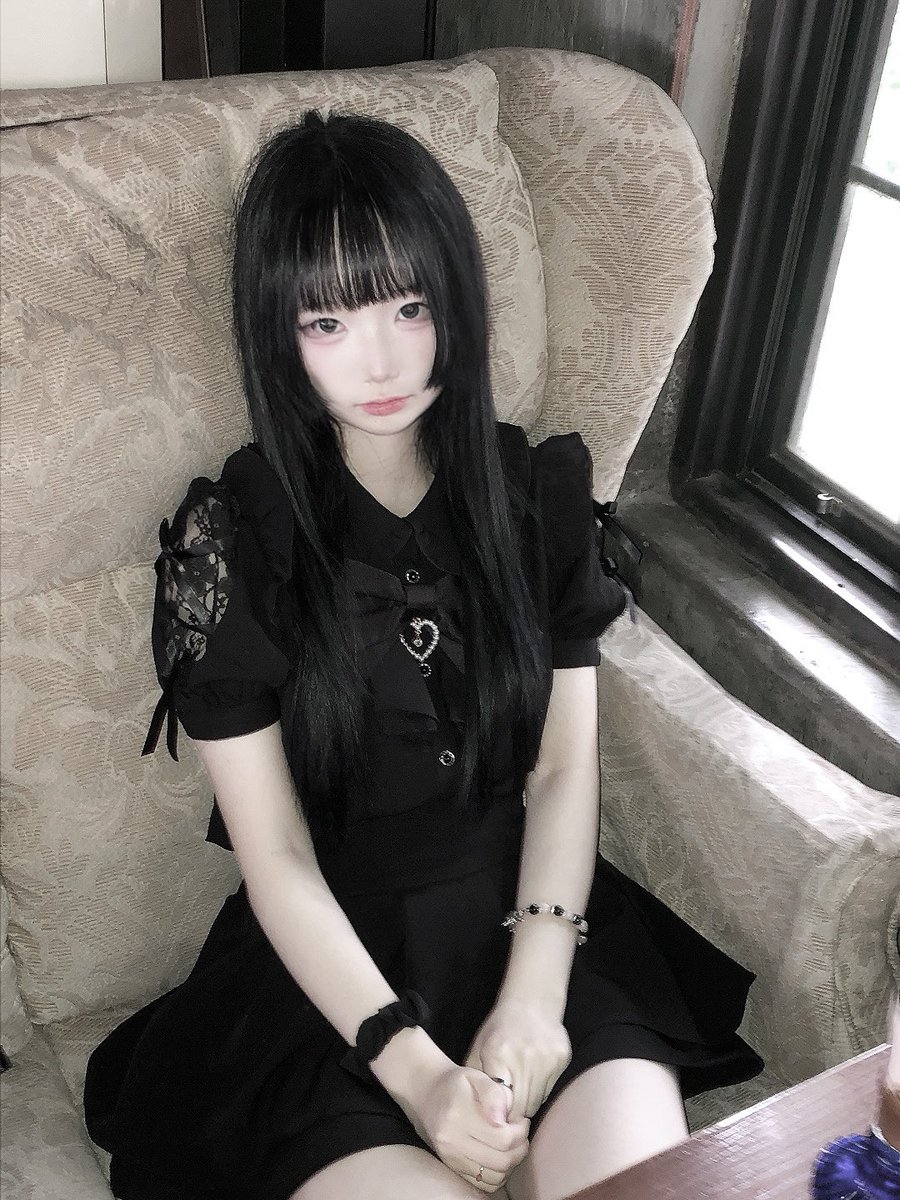 merurungs2's tweet photo. 確かに黒髪は髪質が良く見えるね！ https://t.co/ZnZFY4XW7R