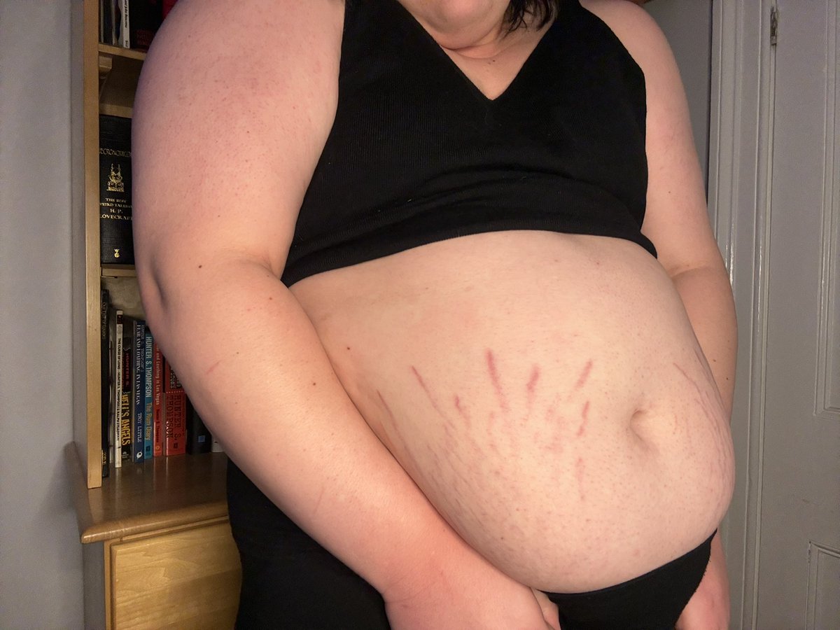 beelzechub666's tweet photo. Would you bring McDonald’s home and take my clothes off? 🥺
#feedee #bellyhang #bbw #transbbw #bbw #transfeedee https://t.co/1H68pgqkAF