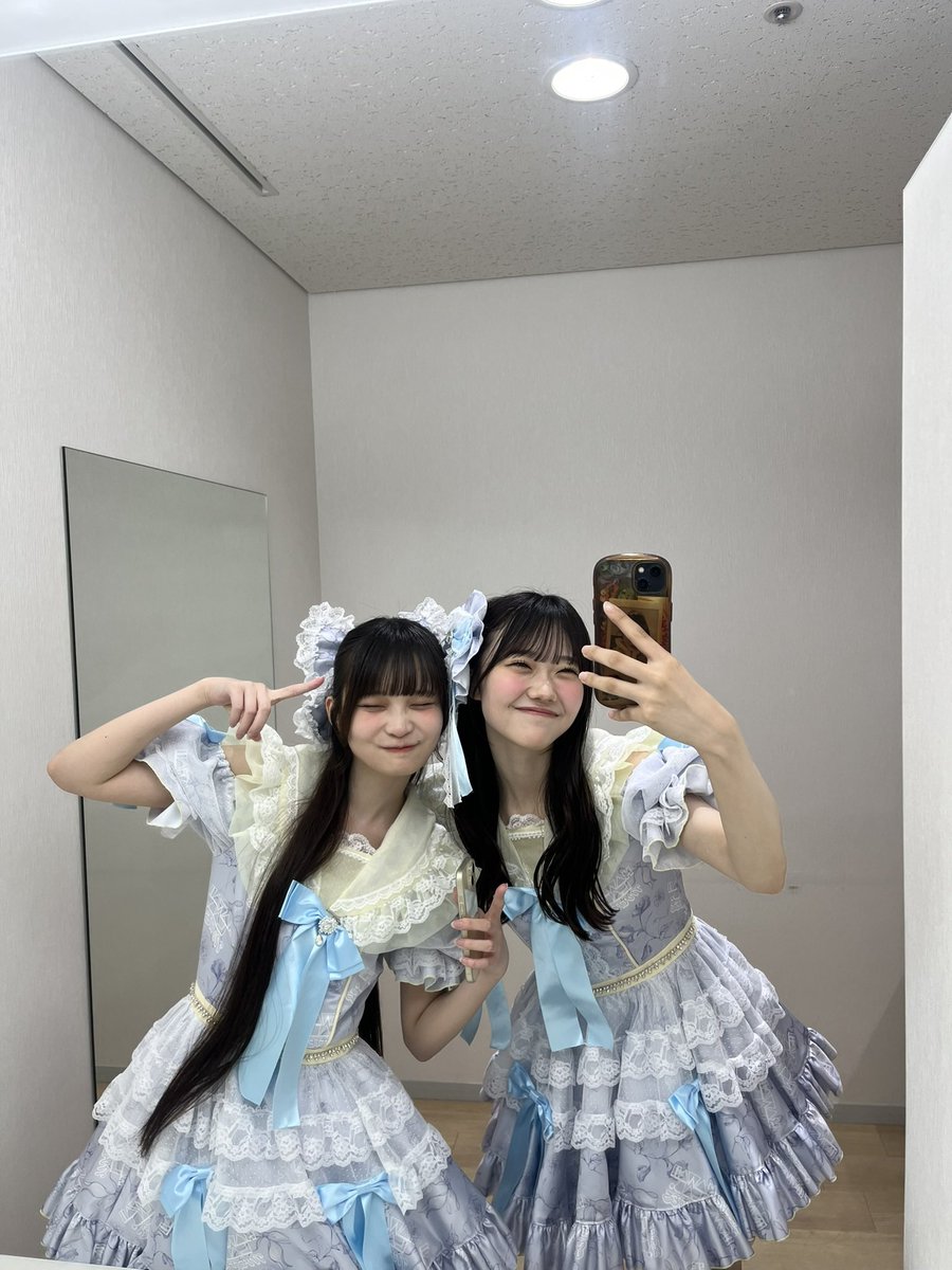marin_ms_0329's tweet photo. アイドル1年記念日の3人です😘 https://t.co/IXSCduAcSd