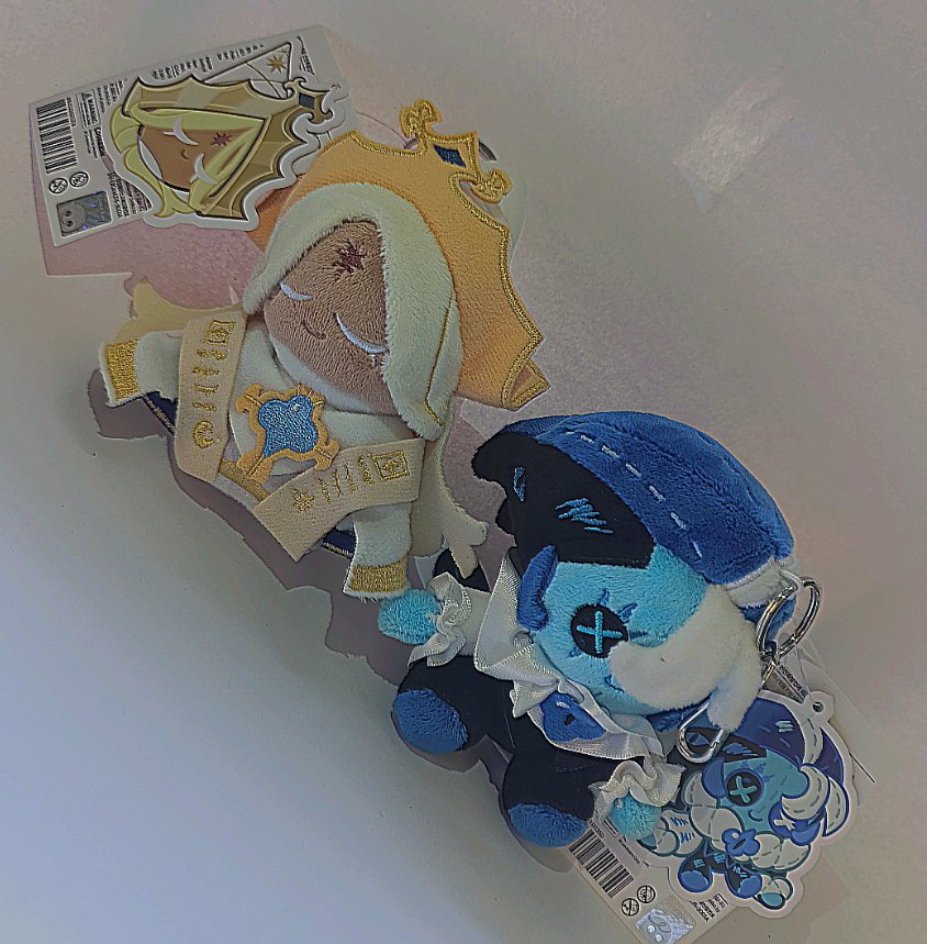 Luhtfy158's tweet photo. Ahora shadow milk y pure vanilla son míos JAJSJ 

Después de 1 mes ha llegado otro paquete por parte de @Cookierunstore no podría estar más feliz, son 2 mini peluches #shadowmilkcookie y #purevanillacookie #cookierun #CookieRunStore #CookieRunKingdom https://t.co/1nbGrNR1Lj