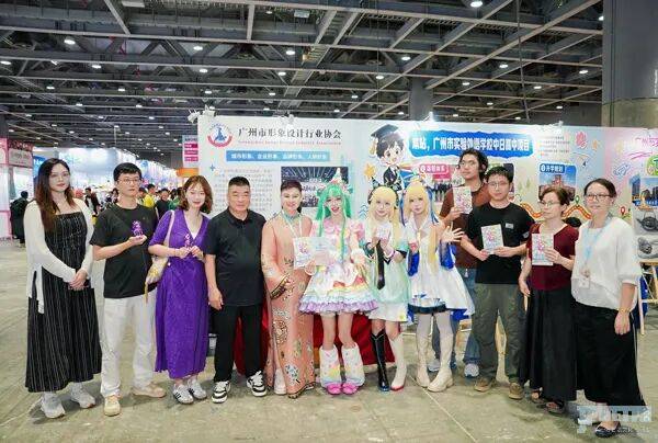 bedeullehem3's tweet photo. 今天在漫展撸到了超可爱的棉花娘！集章还抽到了隐藏款贴纸，逛到脚酸但完全不想走～ https://t.co/jRkec9T5CR