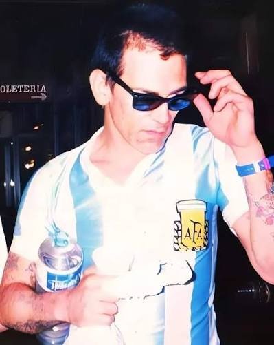 Luca7925_'s tweet photo. RAMONES River Plate Argentina 1996 https://t.co/iiwHqJqLlz
