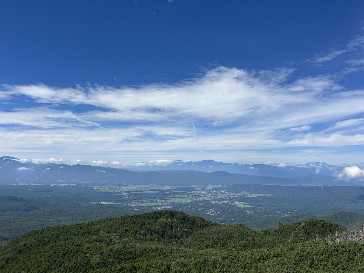 yama_timelapse's tweet photo. 先日の苗場山の翌日、台風の影響で富士山を諦めたかわりに北横岳へ行きました。

冬に登るイメージが強い所ですが、夏も涼しくて綺麗な山でした https://t.co/8EsppHCXUy
