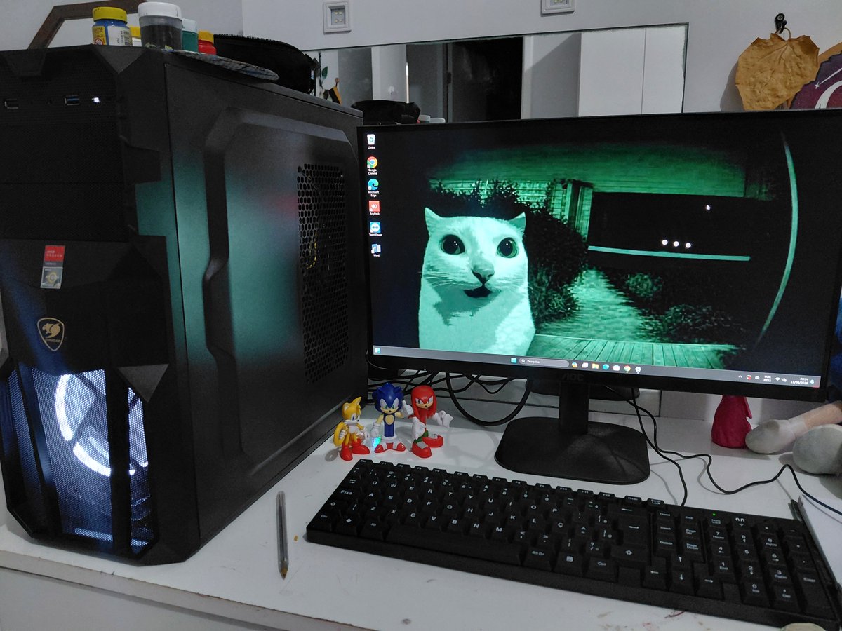 hi_drunk_'s tweet photo. Montei meu pc gamer depois de 10 anos esperando conseguir
#DropYourHandle https://t.co/qgSLPK8ahd