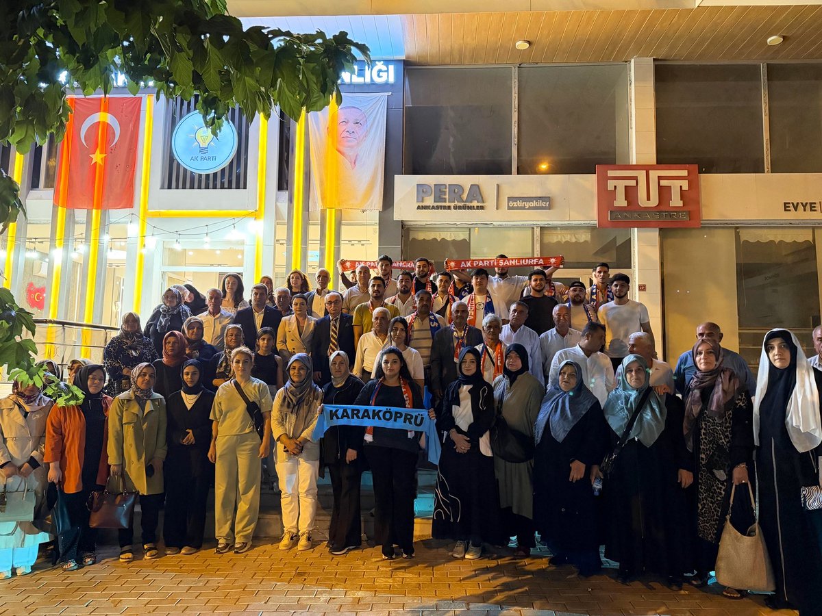 Makbulee_Oruc's tweet photo. 🇹🇷Omuz omuza, gönül gönüle geçen #ÇeyrekAsır

Ankara’ya doğru yola çıkan tüm #AKKadınlar’ımızla ve geleceğe yön veren emektar kadınlarımızla gurur duyuyoruz.

Dünü kalbinde, geleceği ellerinde taşıyan AK Kadınlar ile #TürkiyeYüzyılı'na hazırız!

#AKParti25Yaşında #AKParti #TürkiyeGeleceğeHazır 
#Karaköprü #Şanlıurfa 

@RTErdogan @EmineErdogan @tugbaisikercan @tulaykaynarca @abuyukgumus @bybekirbozdag @FatmaSahin @hakanaksu058 @farukaytek  @acarfaruka @GercekTekin @sevilcan8 @DndDndar @milhamigunbegi @ZehraAy063 @avorhancelik @AliDemir8914344 @FBozdag63 @Akparti @AKKADINGM @akkadinsanlurfa @Karakopruak @akgenckarakopru