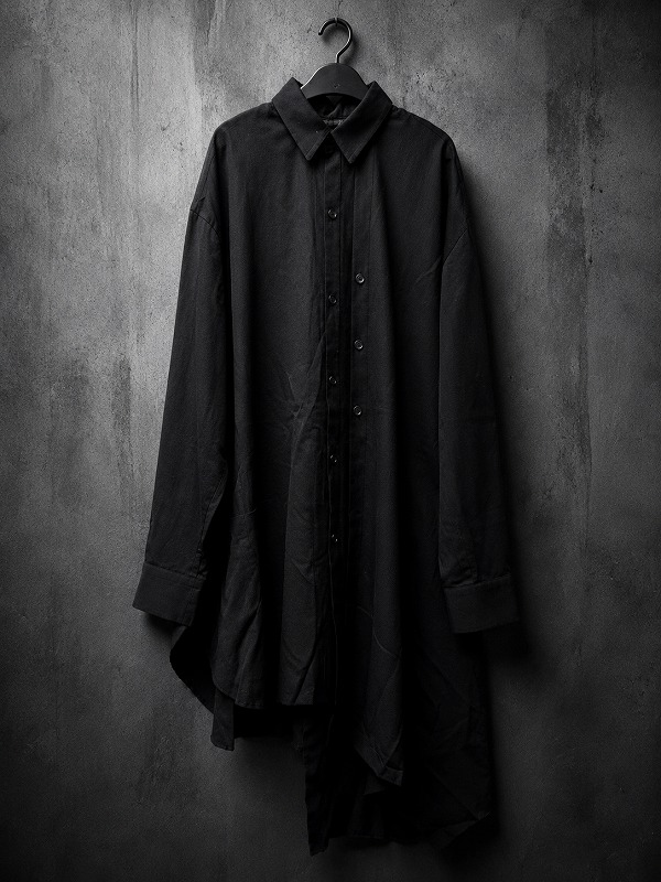 Y_for_Freak's tweet photo. ネット宅配買取にてYOHJIYAMAMOTO(ヨウジヤマモト)のアイテムを買わせていただいております、専門店のY-forFreakです。買取させていただいたアイテムのご紹介★ YOHJI YAMAMOTO デザインシャツ　になります。 ホームページにて色々とご覧ください！ https://t.co/yWChnvSIBS https://t.co/gSpKn2FN4z