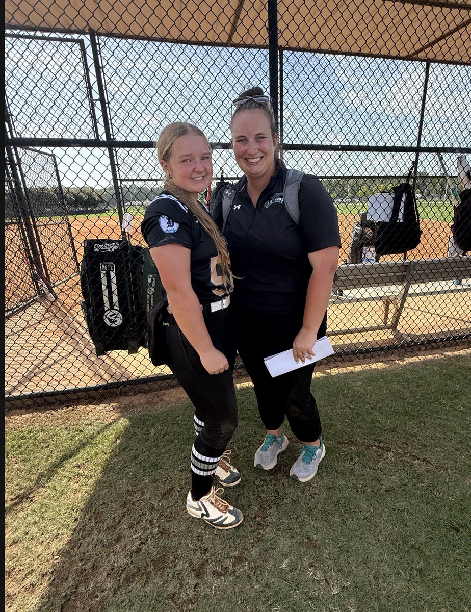 SkyStorm2028's tweet photo. Got to see some great coaches at camp this past weekend!! Thank you to everyone who gave me feedback and encouragement, it was an amazing experience to learn from the best. I am incredibly grateful for the opportunity to compete and learn about all of the college programs.
-#52 Sky 
 @kass_smith14 @GregLarnerd