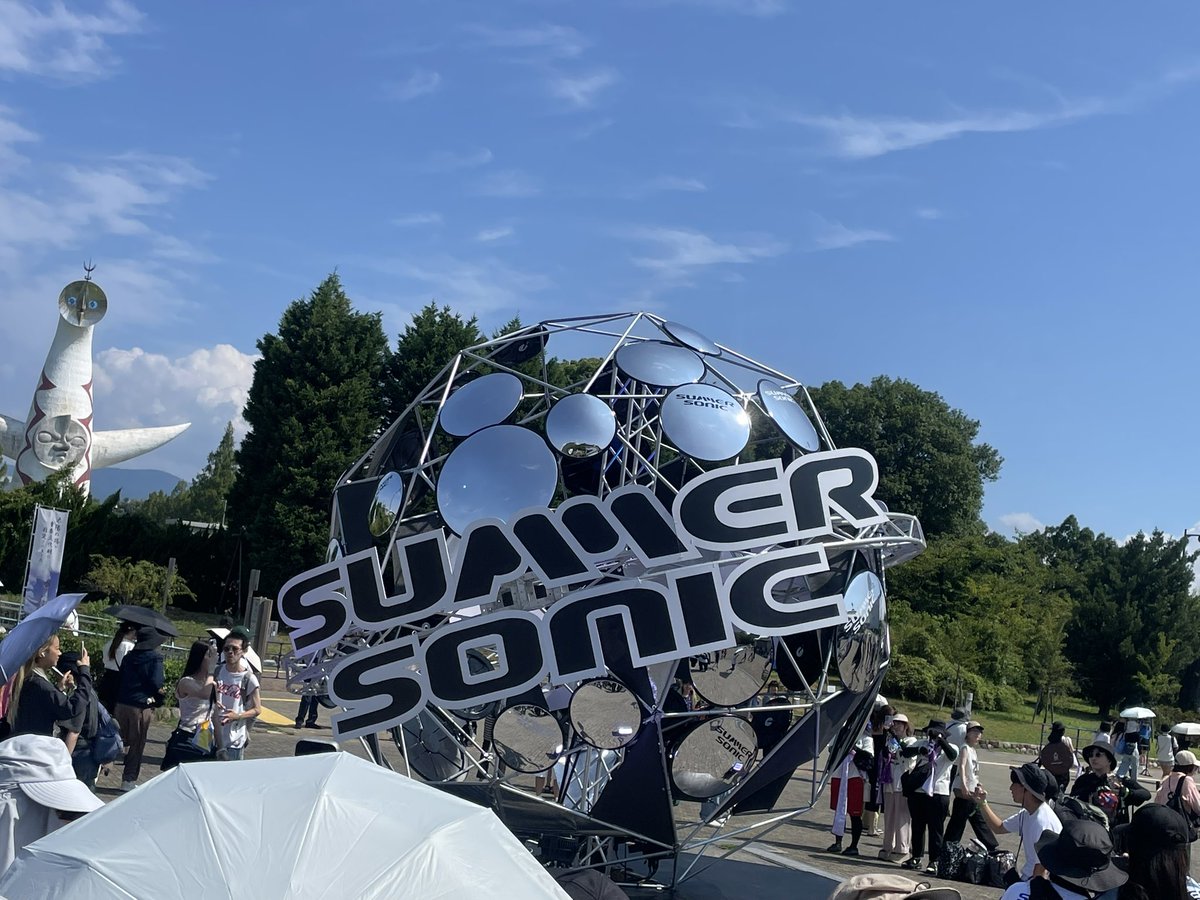 turibaka39's tweet photo. 熱い１日　ラルクに会いに行くぞ https://t.co/PhAYaKuj6K
