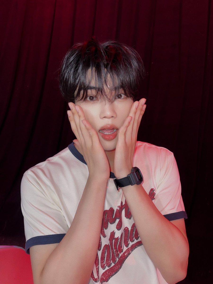 PGW_GLOBAL's tweet photo. [📸] 260813 — ZEROBASEONE Instagram Update #PARKGUNWOOK
 
🎶 SF9 - Summer Breeze

"Beat the heat👊🏻"

#박건욱 #パクゴヌク #ZEROBASEONE #ZB1 #제로베이스원 https://t.co/UCCdTYH44m