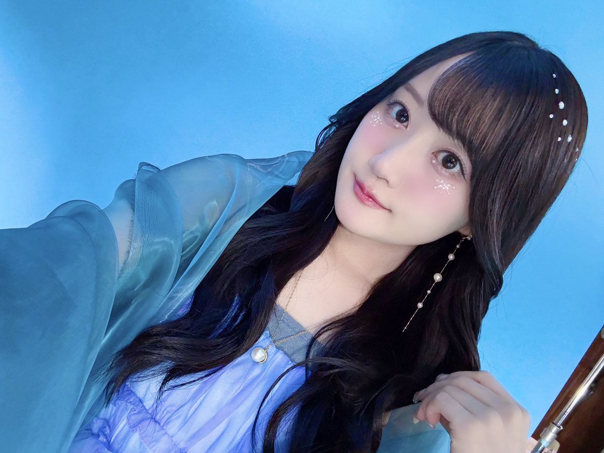 yui_ogura_815's tweet photo. おはようᐢ o̴̶̷̤ ﻌ o̴̶̷̤ ᐢ💙
今日は渋谷でFCツアーです🌻

昨日は雨がすごかったので、
みなさま、どうか安全を第一に
無理せずでいらしてくださいね(ˆт · тˆ)🌧️

#小倉唯FCライブツアー2026
#泡沫のマーメイド https://t.co/I6X2g6f4cb
