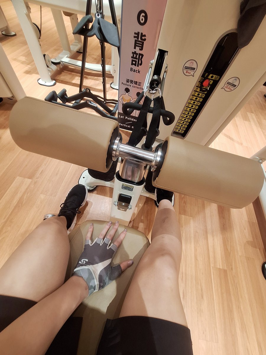 ucloud1999's tweet photo. 最近懒了 🫠
20天只去了两次健身房
今天去练一下臀
然后吃一下我最喜欢的豆腐花 😋
#健身 #男娘 #伪娘 #偽娘 https://t.co/fh2TiqU9ex