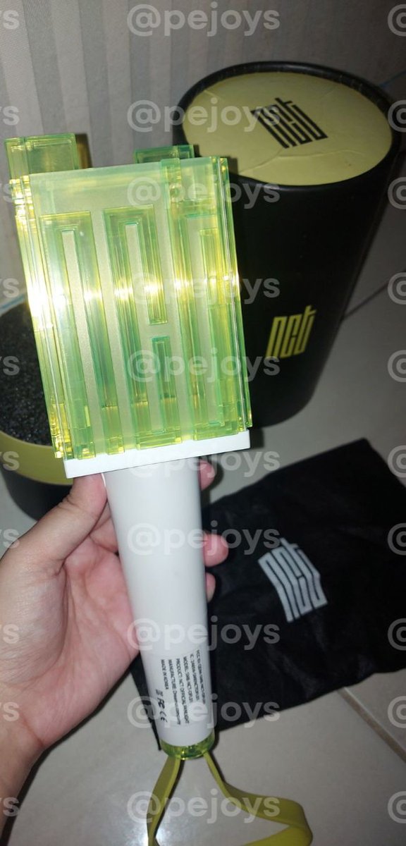 hijoyshere's tweet photo. WTS | Want To Sell
LS / LIGHSTICK NCT V1

💸 Rp.375.000 (nego tipis)
Condi:
☆ lengkap masih ada pouch nya
☆ ada crack di box krn pemakaian
☆ ga pernah di pake konser
☆ ls mulus 

‼️FREE PC OFC TINGGAL PILIH
‼️ vid condi via dm

📍dom depok (prefer cod dkt krl)/co 🍊
#zonauang https://t.co/EPUHbuQKsp