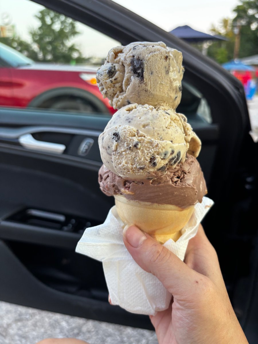 PissedOffMandaP's tweet photo. #Misbehaving 🫶🏼♥️🍦 https://t.co/ElvXH8wpbC