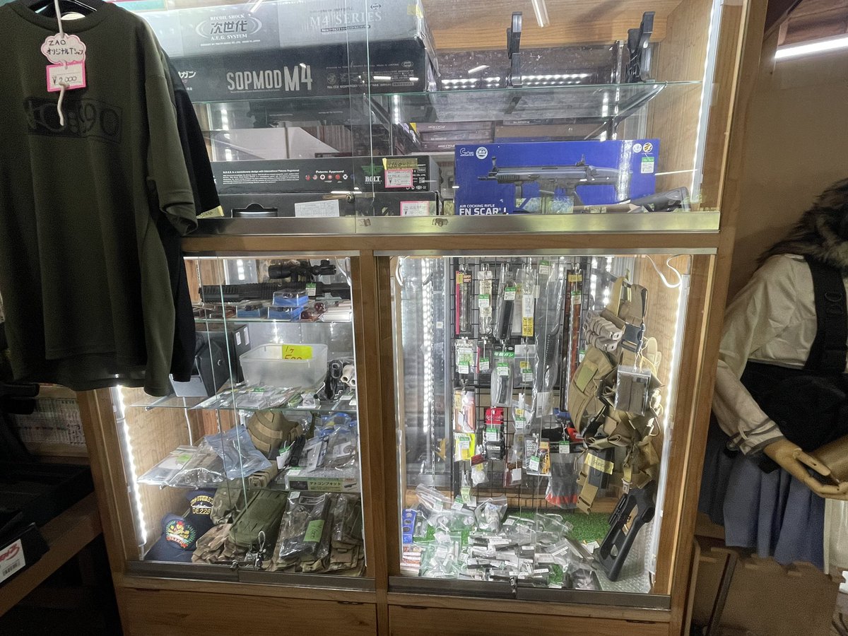 ZERO_IN_990's tweet photo. 本日も営業開始❗️

貸し出し工具あり🛠️
テーブル使い放題なのでエアガン調整もその場でできます！

買って、組込み、調整、シューティングレンジで弾道確認まで🔫

19:00まで営業��

裏口より入場お願いします。

#ミリタリーショップ #ZeroIn #サバゲー #山形 #ZAO #No990 #ゼロイン https://t.co/Bm4dQUTbZH