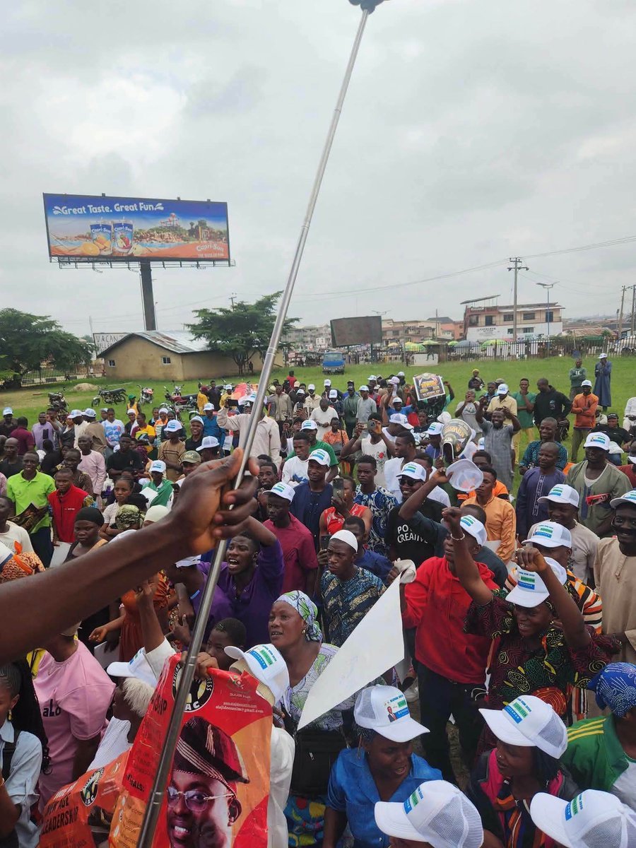aacparty's tweet photo. Osun Election:

Freedom is on the ballot, it is the AAC Party.
Behold, the Governor Osun deserves.

#VoteOlajideEsan
#IrapadaOsun
#VoteAAC https://t.co/kGMn5lE9LH