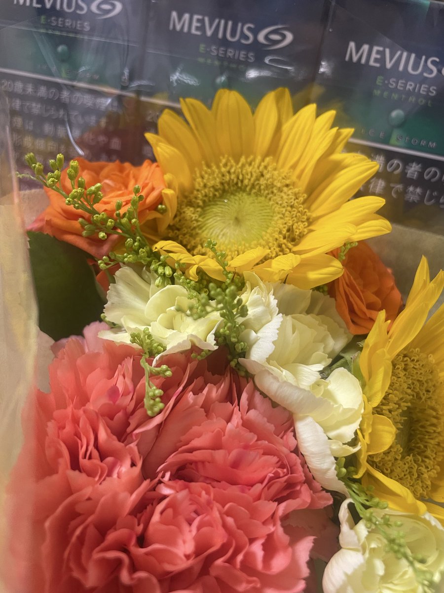 W4AR8's tweet photo. れれちゃん誕生日おめでとう🫶🏻🤍
あいしていますよ🎶 https://t.co/QdCOJZeID6