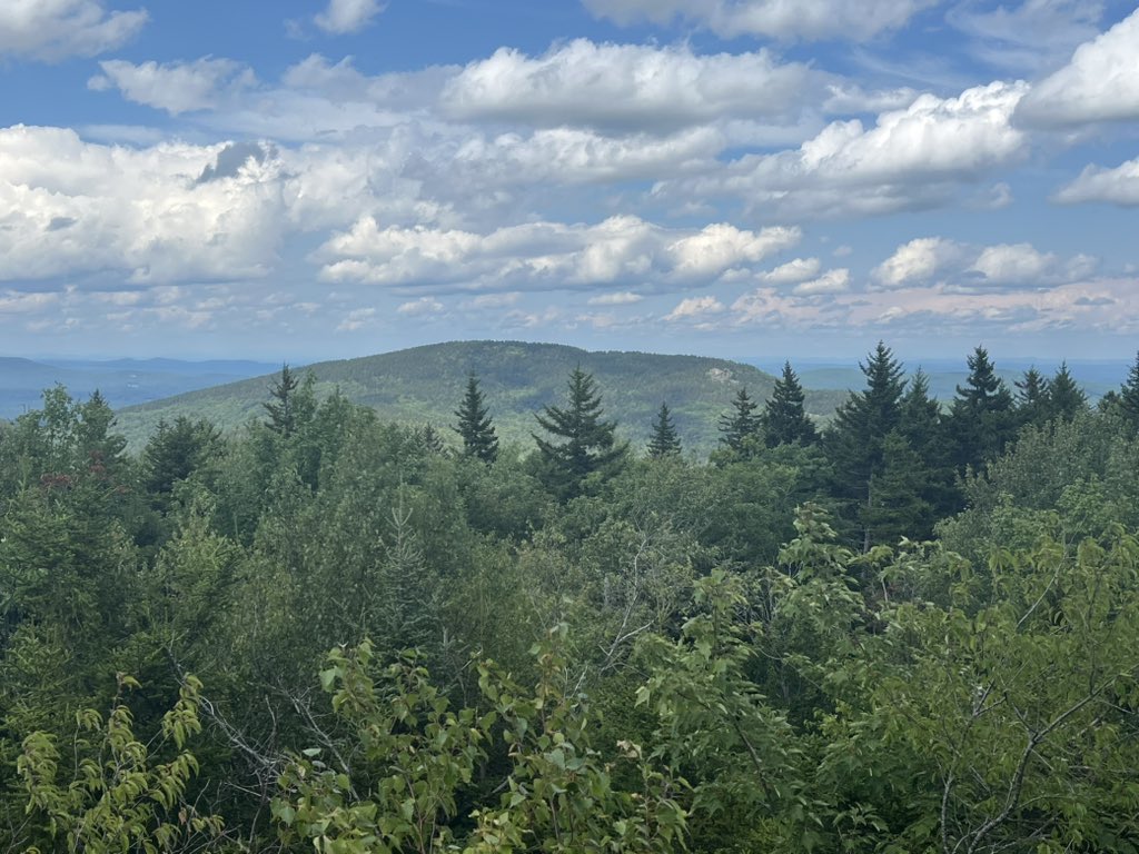 MarcHurBoston's tweet photo. A day off, and an epic 7-mile hike. #NorthPack #Pack #NH https://t.co/pWf0MKxI06