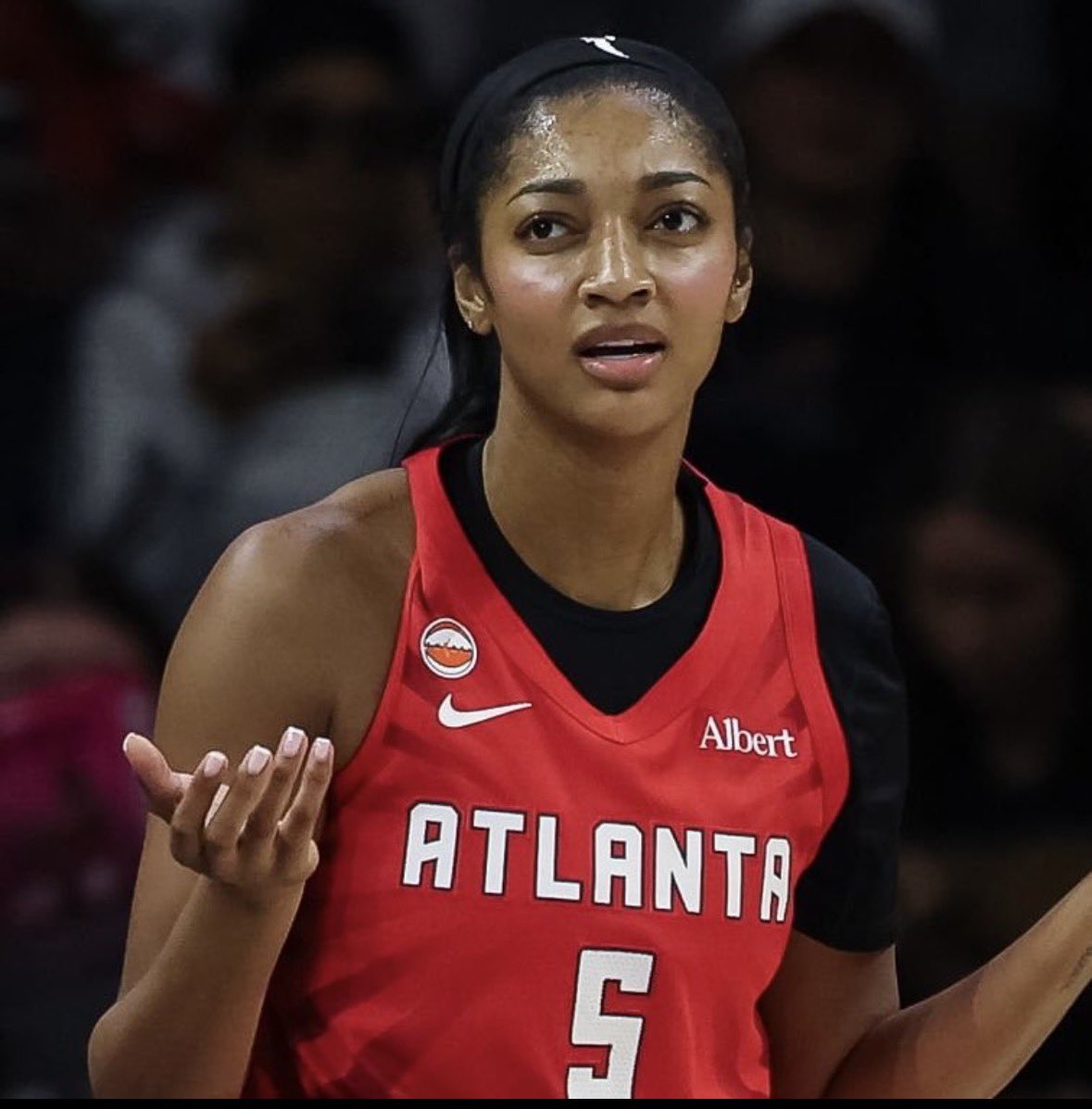 _HeHateMee_'s tweet photo. Angel Reese over her last three games:

11.7 PPG
15.0 RPG
2.0 SPG
2.0 BPG

On 28/20/67 shooting splits.
28%!!!!!!!!!But hey Double Double https://t.co/XB6y66swWy