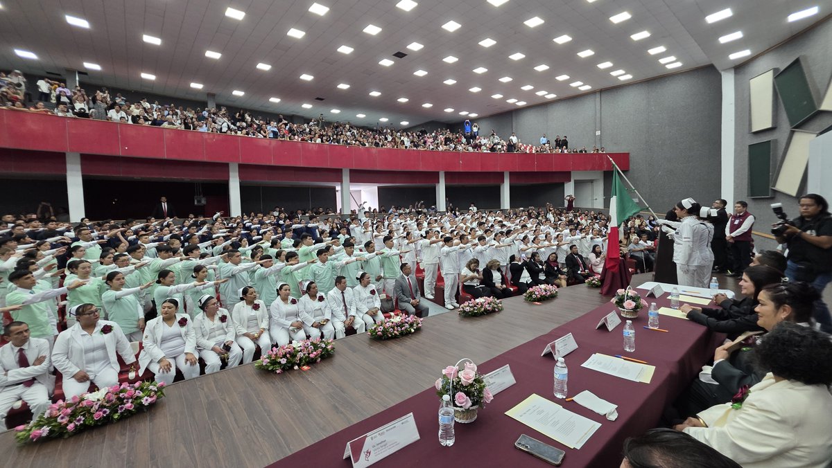 Conalep_Neza1's tweet photo. 🎓✨ Felicitamos a nuestra generación de P.T.B. Enfermería General, Terapia Respiratoria y Asistente y Protesista Dental por culminar una etapa que marca el inicio de nuevos caminos y grandes oportunidades.
💙 ¡Felicidades, generación 2023–2026!
https://t.co/lTRST1hRel https://t.co/DRgCdUWI2K
