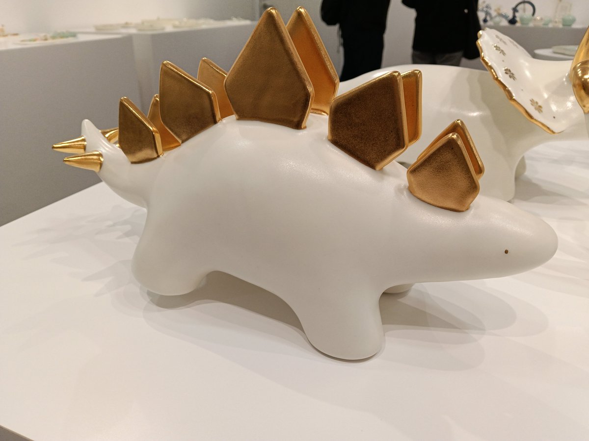mark05570839's tweet photo. 鷹山さんの「きらきらいきもの展2026」へ

予算の都合で今回はピンバッジだけにしましたが、十分幸せでした

豪雨該当地区でフライヤーもぐしょぐしょに…でも無事復活！

取手でお迎えした子達と一緒に堪能

鷹山さんの優しい配慮コメントに感服です https://t.co/quB5EU1ef2