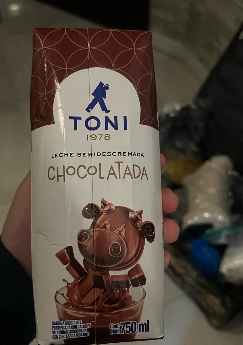Daniela_P_C's tweet photo. La felicidad es tan simple como una leche Toni https://t.co/l2O1iH8JGH