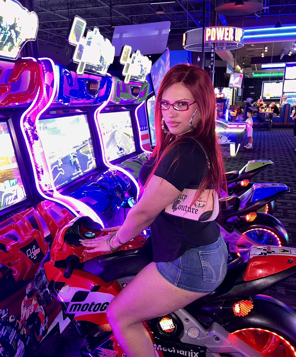 princesscharmyy's tweet photo. luv to ride :3 #transgirl #doll https://t.co/XxCawnavAX