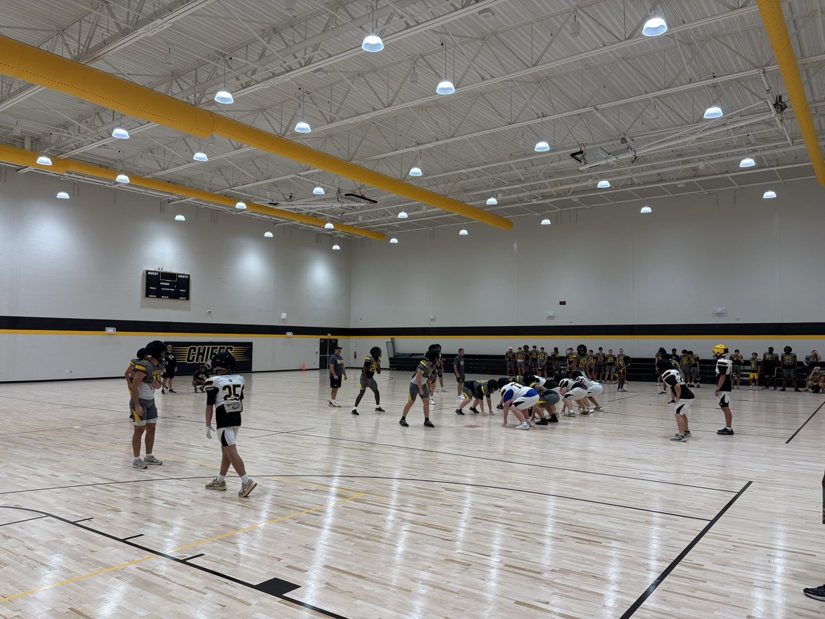 ChiefsRecruits's tweet photo. Enjoying our new indoor digs this year! #GoChiefs https://t.co/Fv9S8NpHPQ